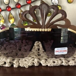 NWT True Religion Gold Accented Oversized Sunglasses